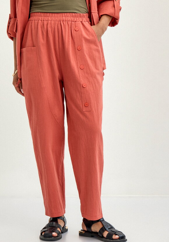 Брюки с декоративной планкой и карманами шир.  580, рис. 18