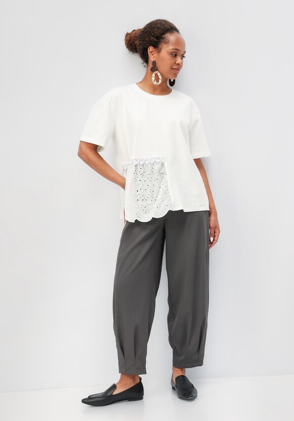 Блуза свободного кроя с вставкой из шитья шир.  580, рис. 8