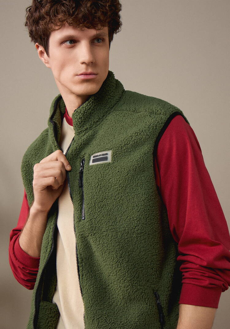 Жилет утеплённый с карманами на молнии шир.  750, рис. 5