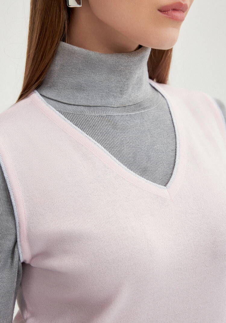 Топ с V-образным вырезом шир.  750, рис. 21