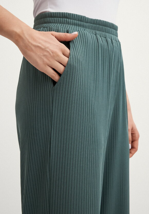 Брюки свободного кроя в рубчик шир.  580, рис. 5