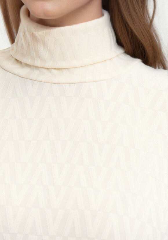 Водолазка с фактурным рисунком и воротом шир.  580, рис. 21