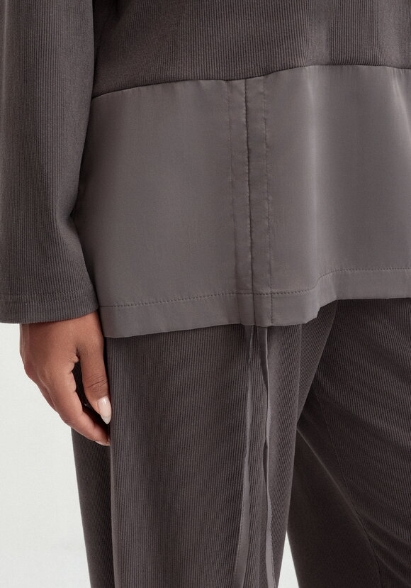 Блуза трикотажная из комбинированной ткани шир.  580, рис. 15