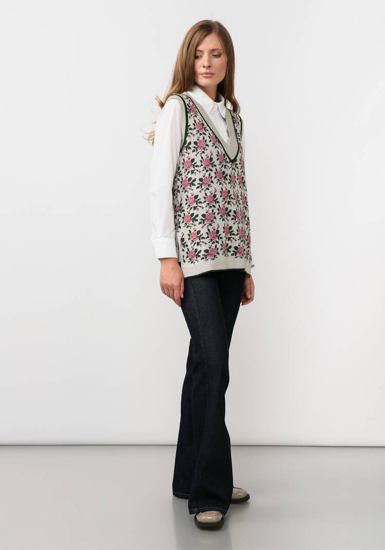 Жилет женский с цветочным рисунком шир.  750, рис. 25