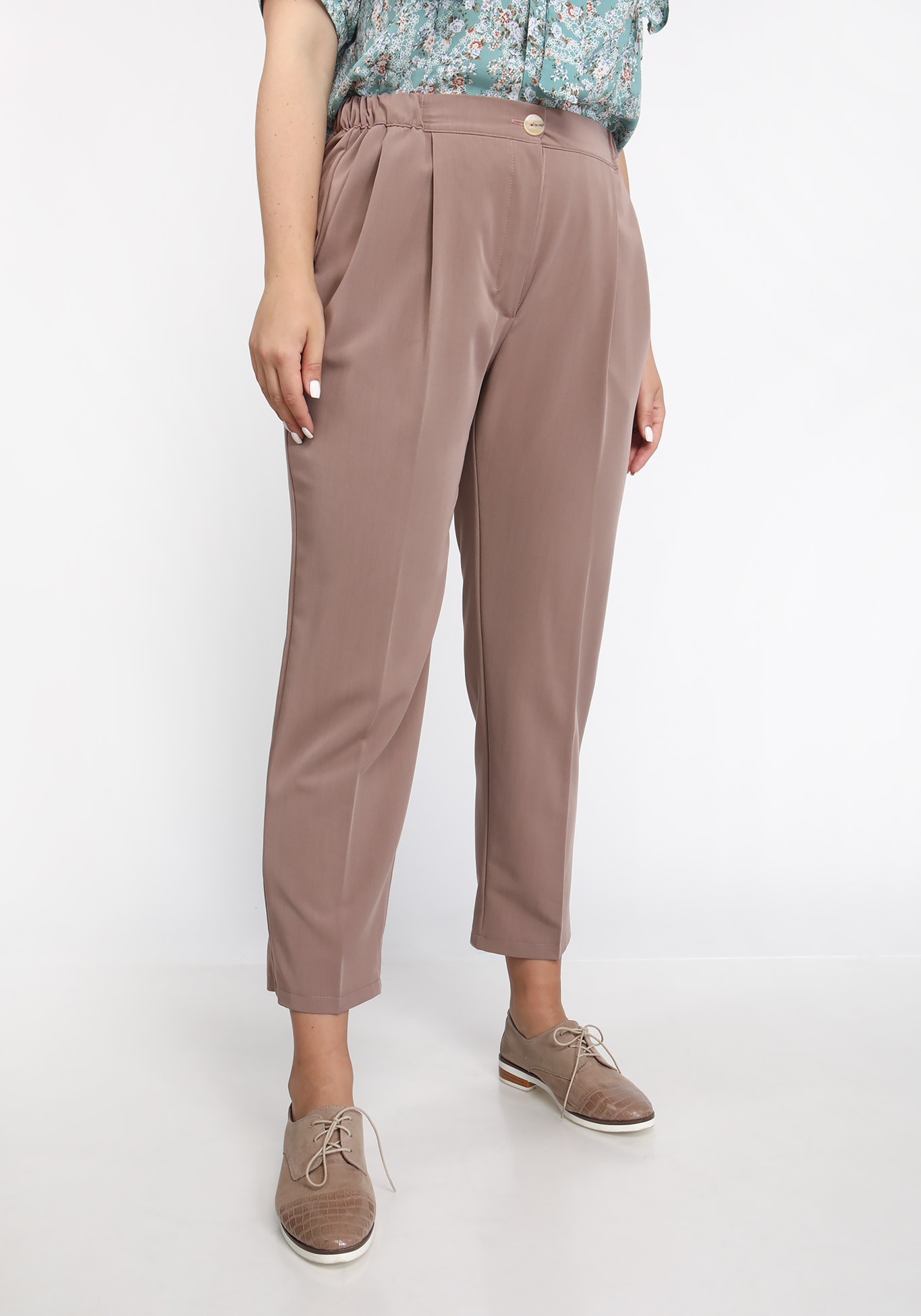 Брюки со стрелками на высокой талии 1399₽