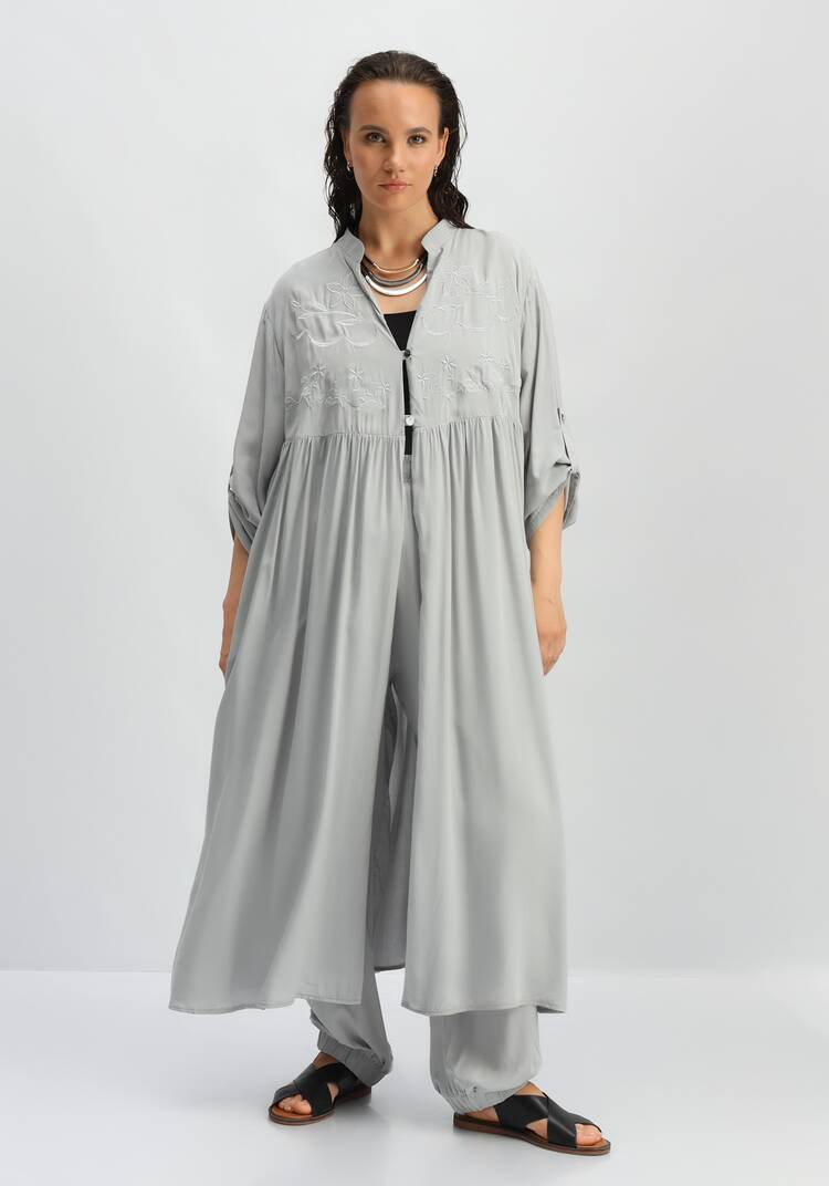 Рубашка удлиненная с вышивкой на кокетке шир.  750, рис. 28