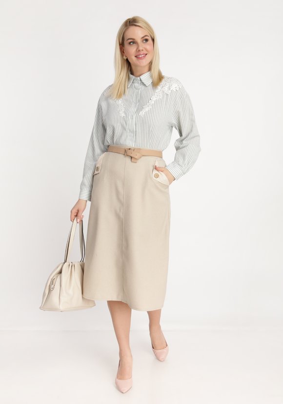 Рубашка в полоску с цветочной нашивкой шир.  580, рис. 12