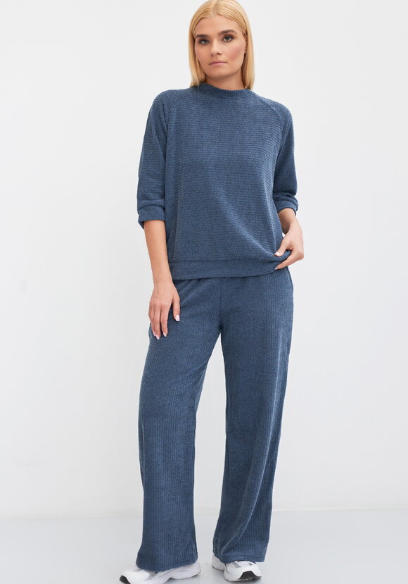 Костюм София шир.  580, рис. 1