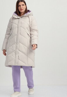 Пуховик с капюшоном и фактурной стежкой