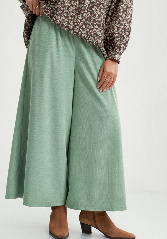 Юбка-брюки из микровельвета шир.  580, рис. 2