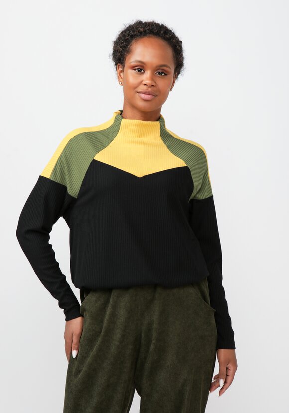 Джемпер Сарина шир.  580, рис. 1