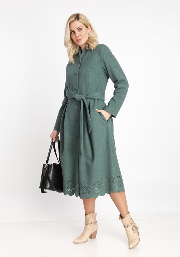 Пальто с перфорацией по низу изделия шир.  580, рис. 7