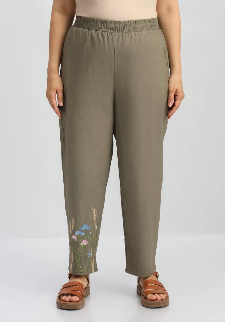 Брюки с вышивкой по низу шир.  750, рис. 30