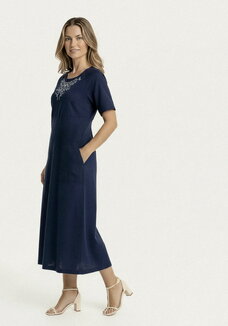 Платье из льна с вышивкой