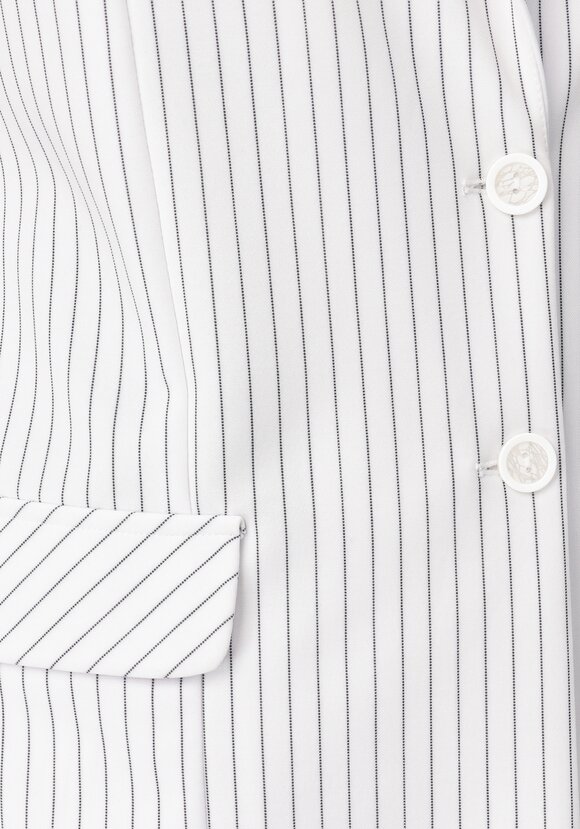 Пиджак однобортный в полоску шир.  580, рис. 17