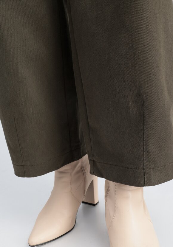 Брюки широкие с оригинальными карманами шир.  580, рис. 22