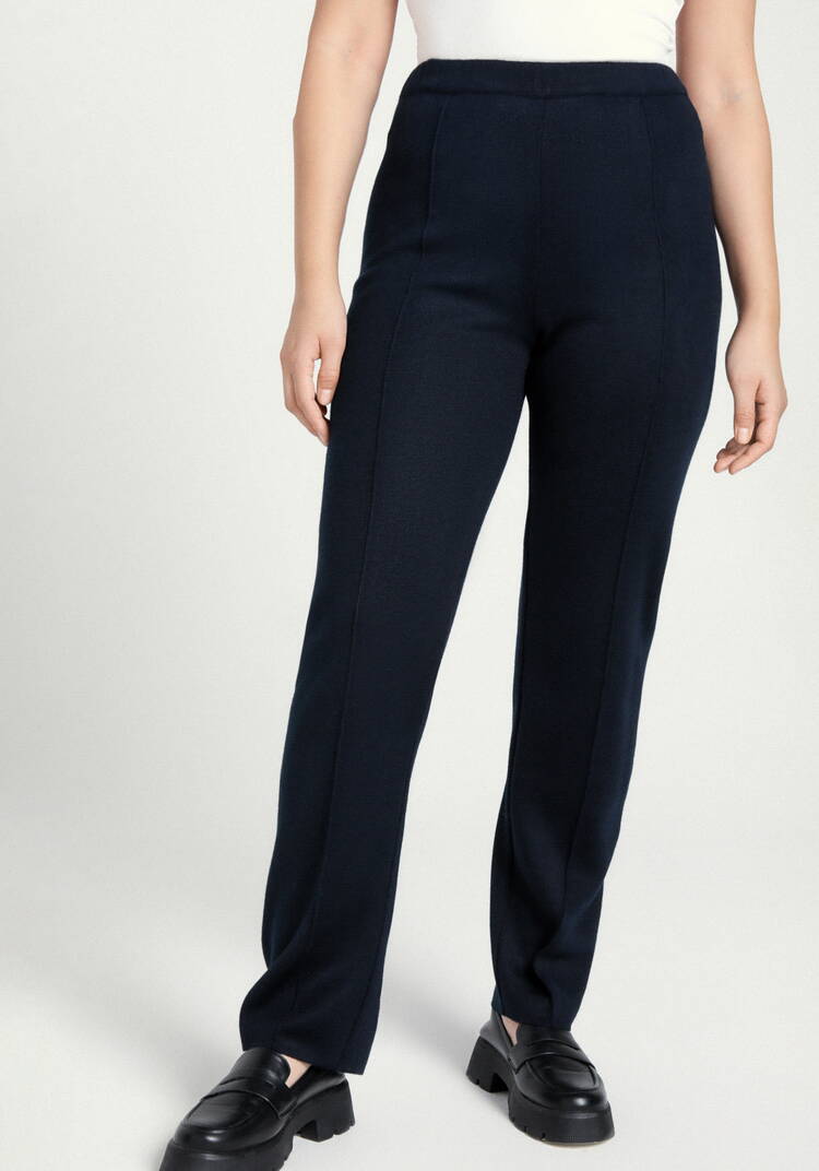 Брюки прямые зауженные книзу на резинке шир.  750, рис. 25