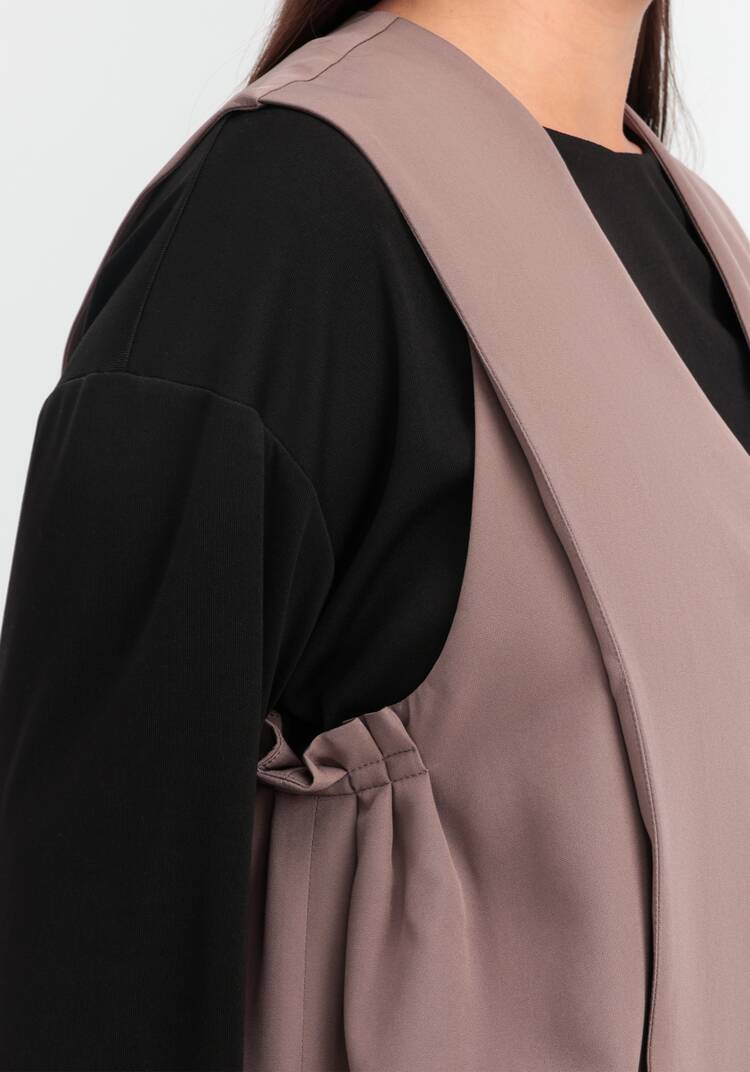 Жилет однобортный на пуговице шир.  750, рис. 14