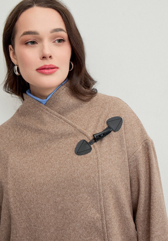 Пиджак с асимметричной застёжкой шир.  580, рис. 14