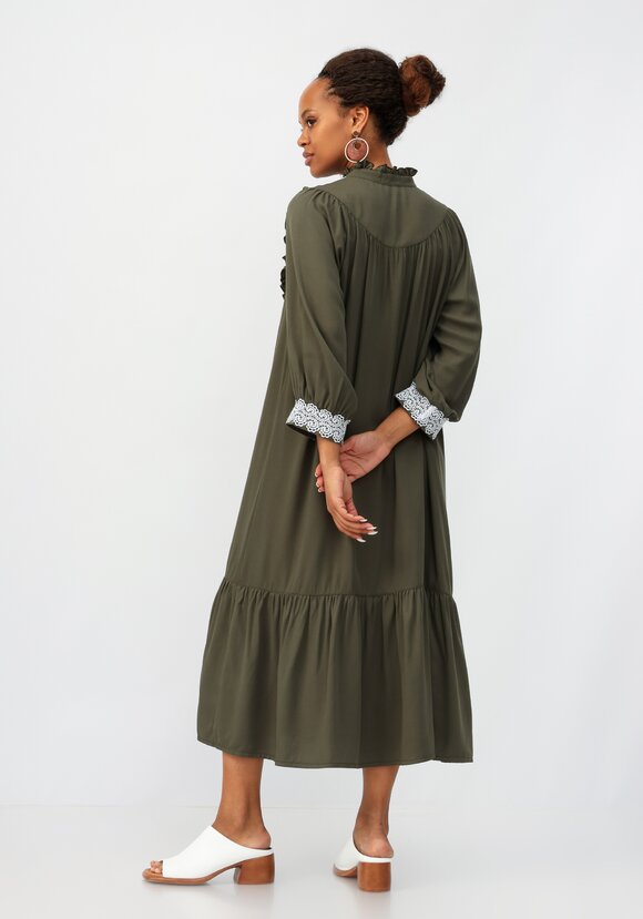 Платье с кружевом и ярусом по низу шир.  580, рис. 3