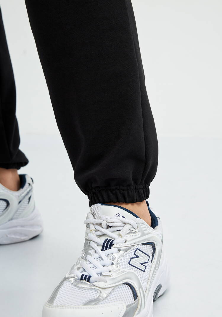 Брюки из трикотажа на резинке шир.  750, рис. 12