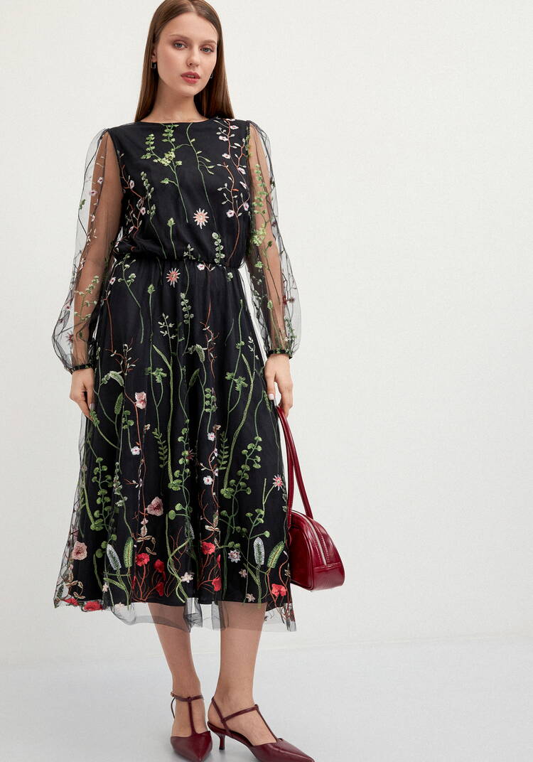 Платье с вышивкой по сетке шир.  750, рис. 8