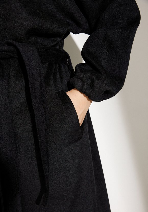 Пальто с V-образным вырезом шир.  580, рис. 10