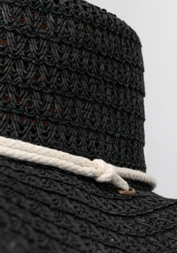 Шляпа соломенная с кисточками шир.  580, рис. 3