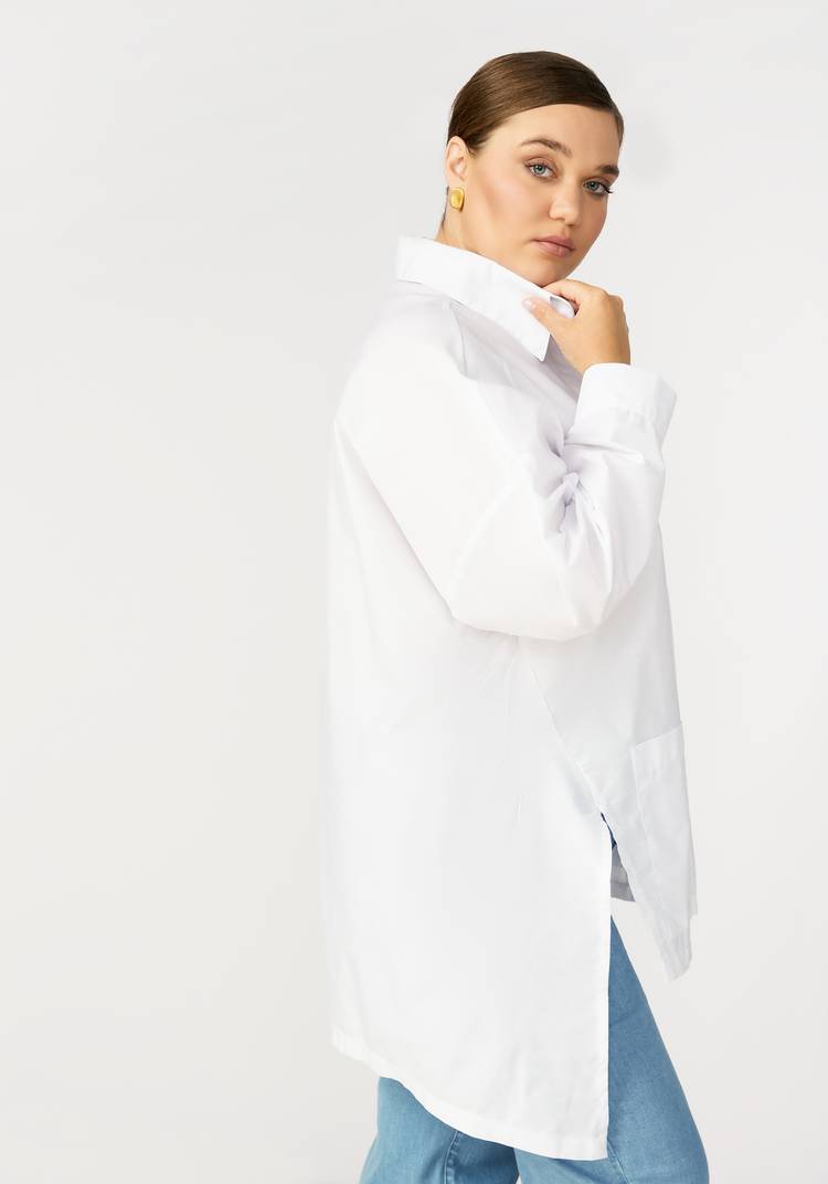 Футболки необычного кроя. Рубашка с разрезом на спине. Кофта с разрезом на спине. Рубашка с разрезом. Рубашка с вырезом на спинке.