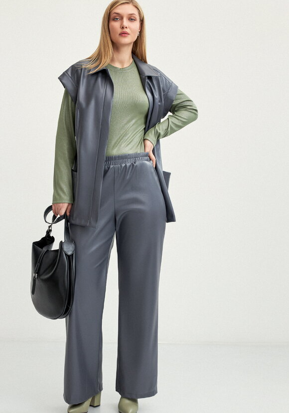 Брюки прямые из экo-кожи шир.  580, рис. 12