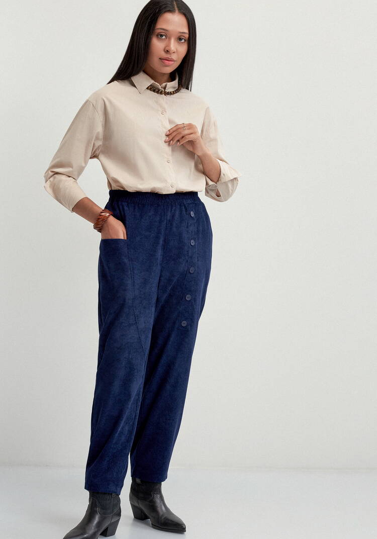 Брюки с карманом в рельефе шир.  750, рис. 10