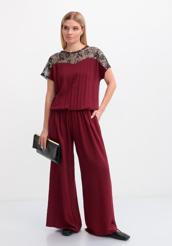 Комбинезон с распашной застежкой на спине шир.  580, рис. 1