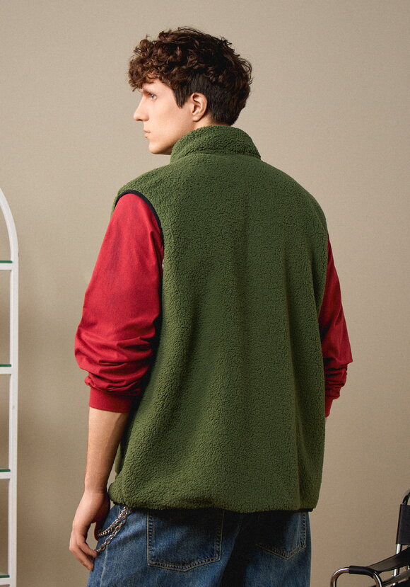 Жилет утеплённый с карманами на молнии шир.  580, рис. 2