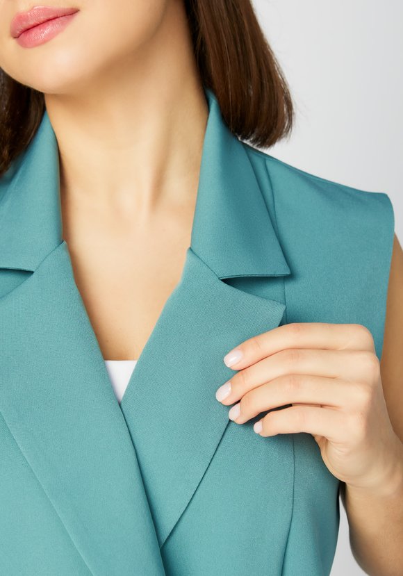 Жилет двубортный с карманами шир.  580, рис. 6