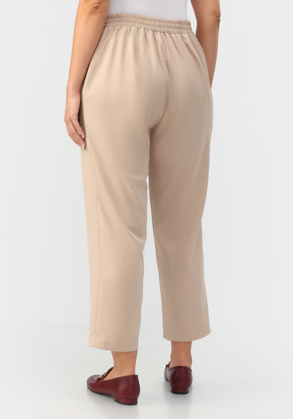 Брюки с декоративными хлястиками шир.  580, рис. 23