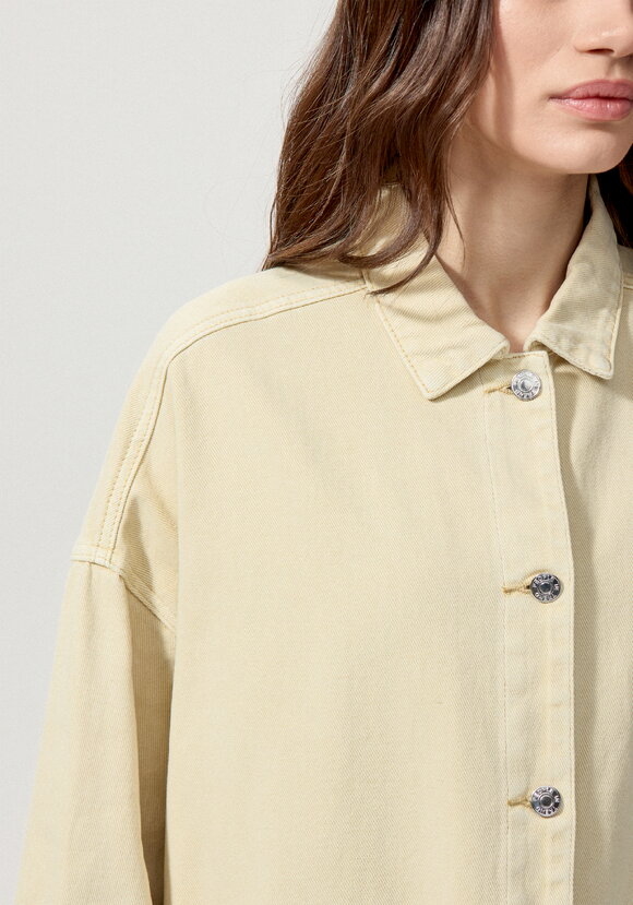 Джинсовая куртка со стразами на карманах шир.  580, рис. 22