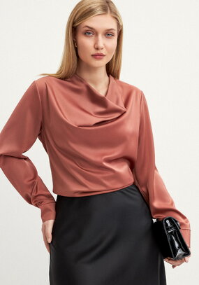 Блуза шелковая с воротником-хомутом