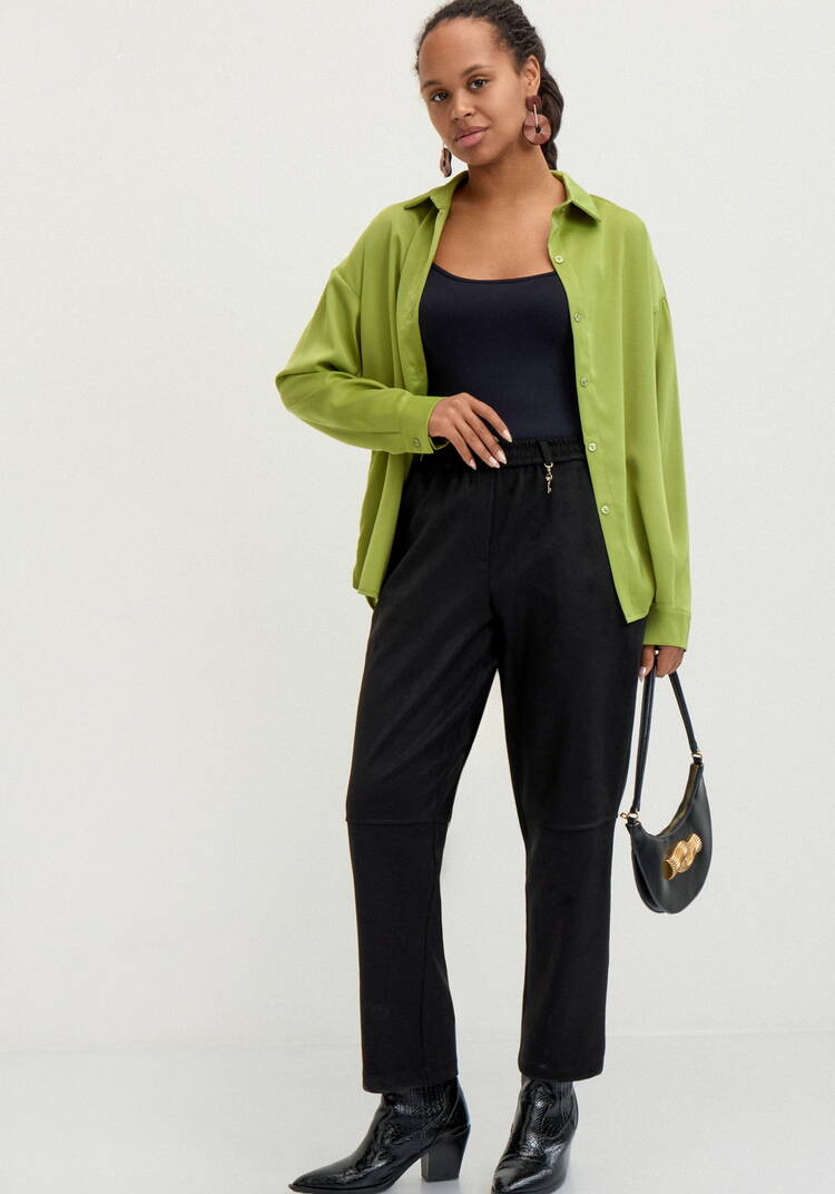 Брюки из замши прямые на резинке по поясу шир.  750, рис. 15