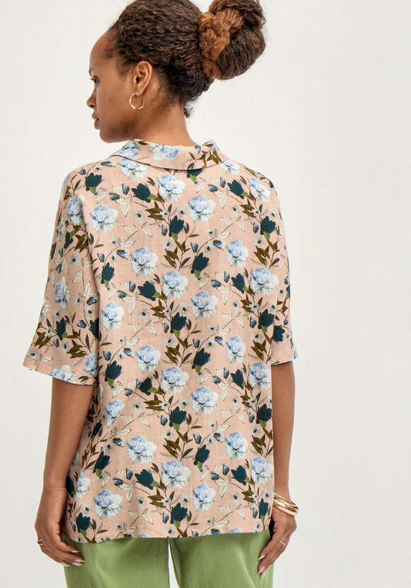 Блуза со спущенным плечом и с воротом шаль шир.  580, рис. 11