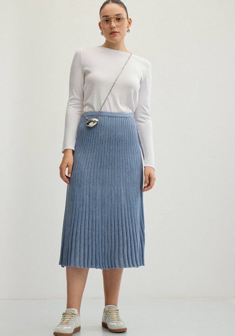 Юбка фактурная в вертикальную полоску шир.  750, рис. 27