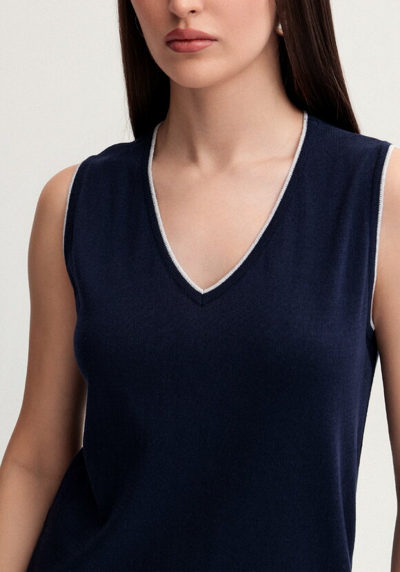 Топ с V-образным вырезом шир.  580, рис. 5