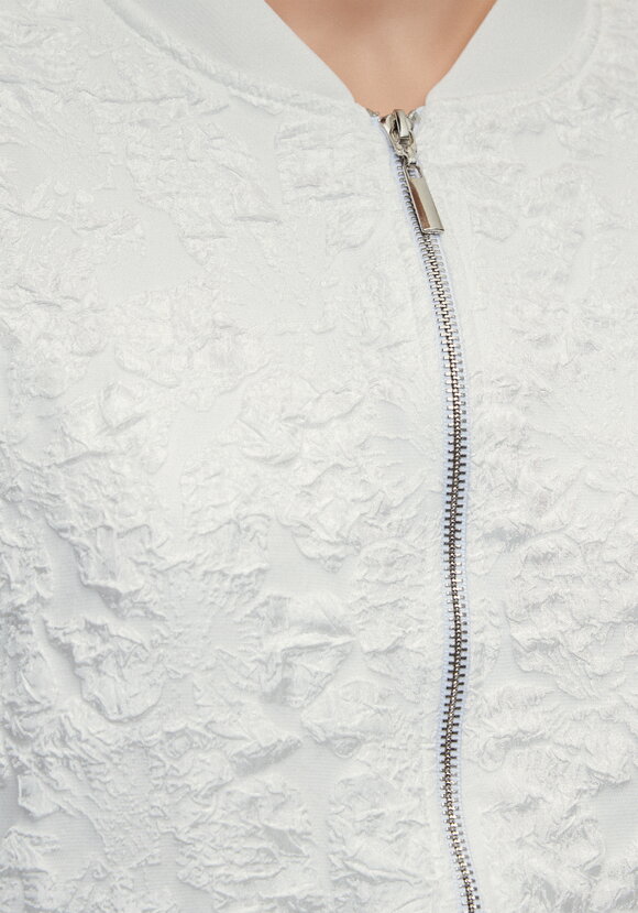 Бомбер из ткани с жаккардовым узором шир.  580, рис. 40