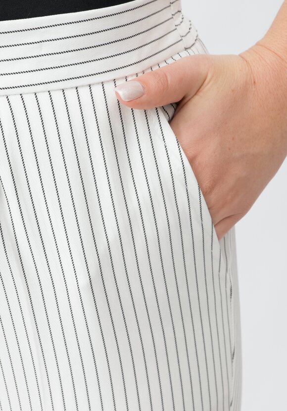 Костюм блуза и брюки в полоску шир.  580, рис. 6