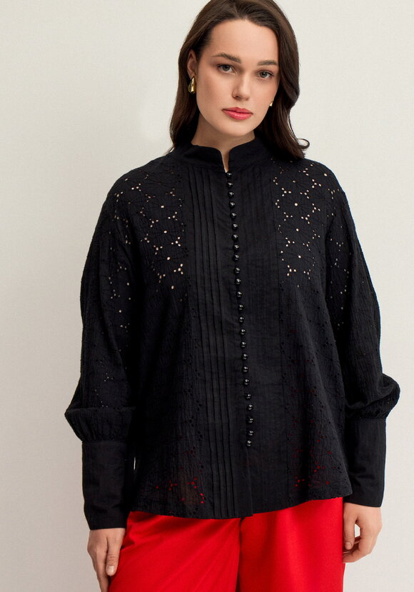 Блуза из шитья с жемчужными пуговицами шир.  580, рис. 12