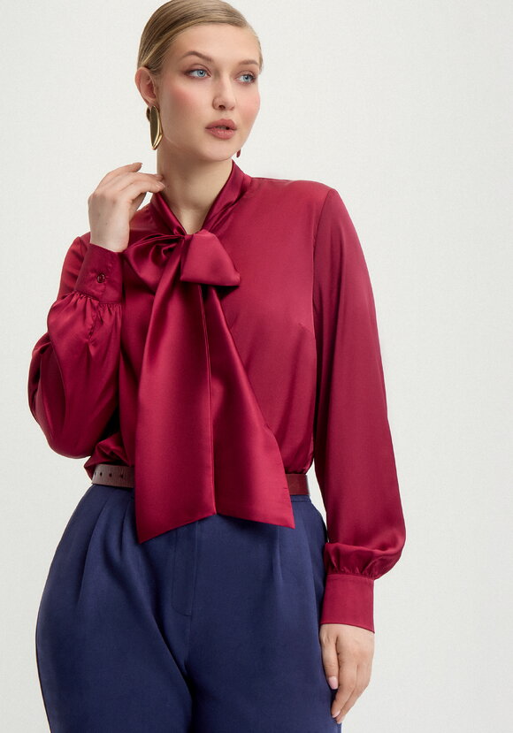 Блуза шелковая на пуговицах с бантом шир.  580, рис. 1