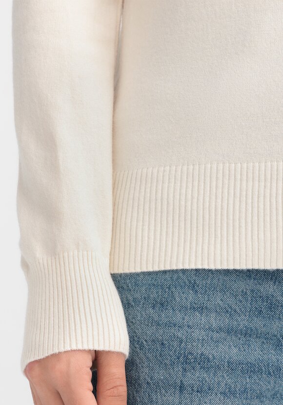 Водолазка Лея шир.  580, рис. 30