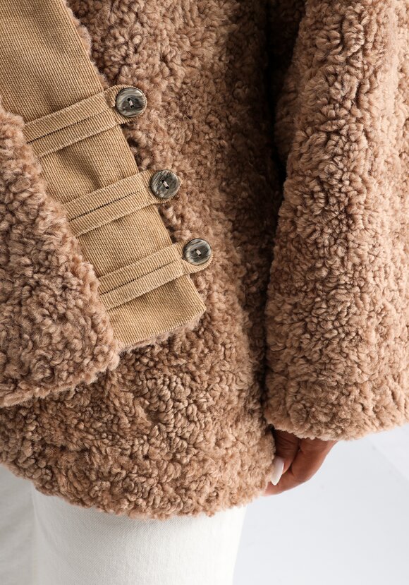 Кардиган из меховой ткани шир.  580, рис. 6