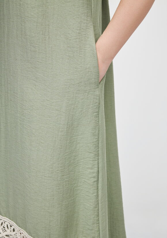 Платье изо льна Кружевная сказка шир.  580, рис. 10