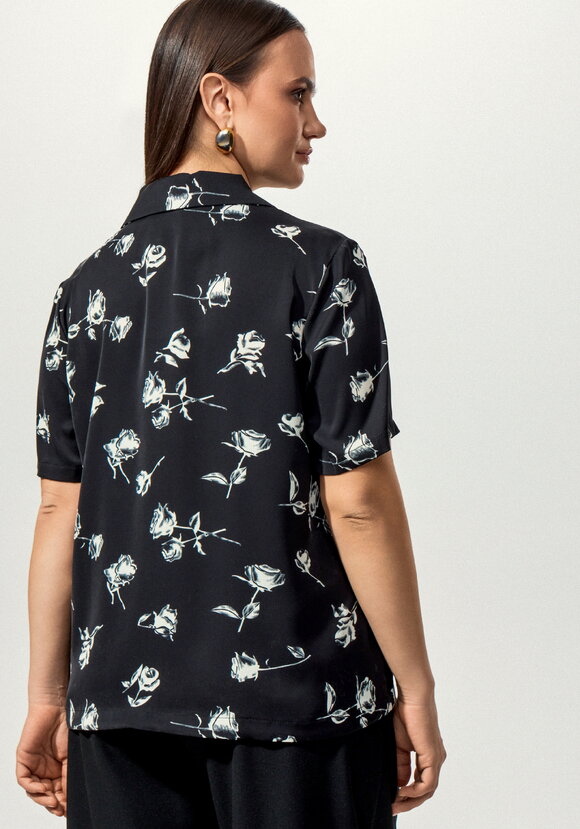 Блуза с отложным воротником в цветочек шир.  580, рис. 3