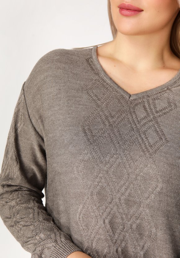 Платье с орнаментом по стану и рукавам шир.  580, рис. 8